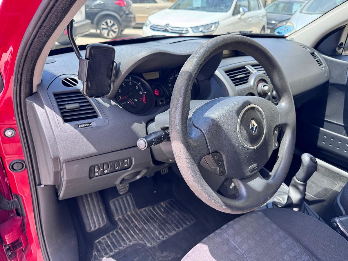 RENAULT MEGANE 1.4 AUTHENTIQUE SPANISH LHD IN SPAIN 75000 MILES SUPER 2006